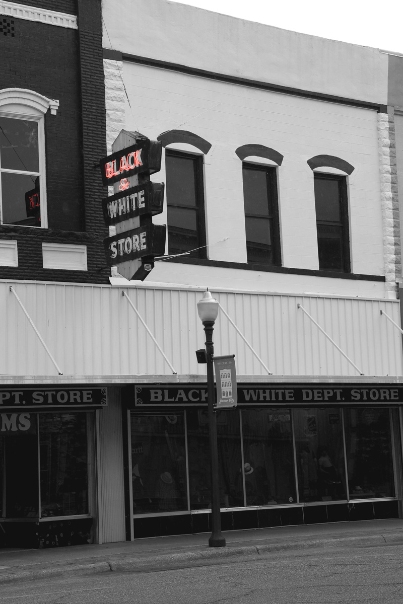 Black and White Store in Yazoo City, MS